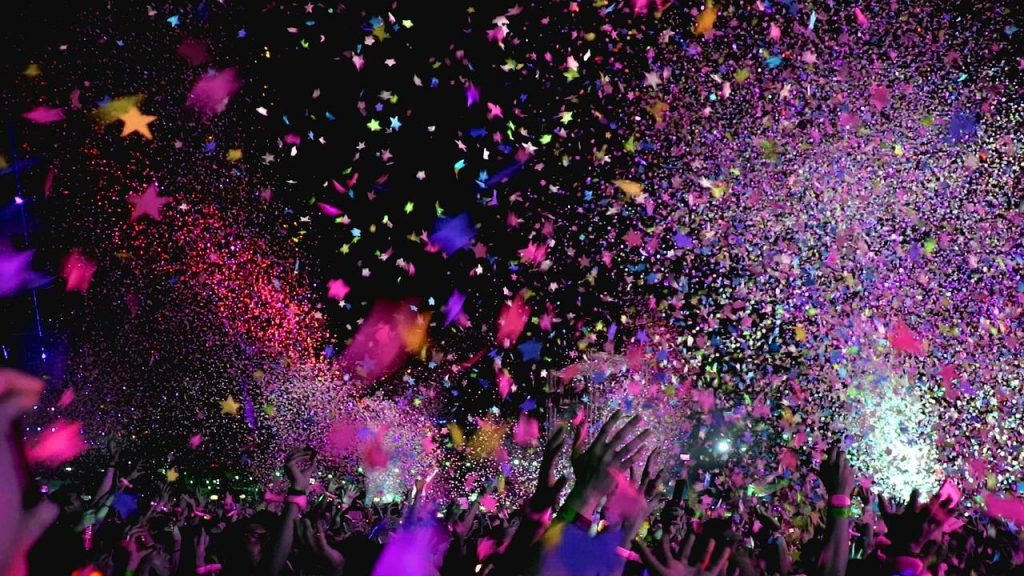 Overzicht feestlocatie in Heerenveen met diverse opstellingen voor evenementen en feesten