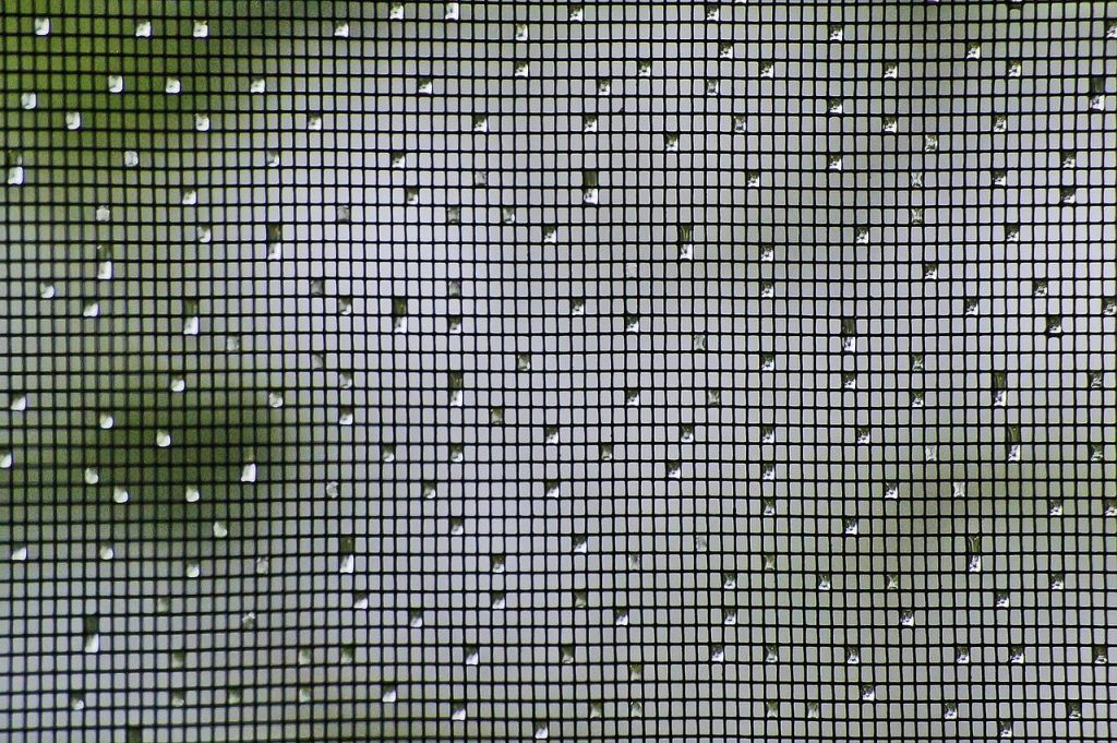 Verschillende voordelen van modern horrengaas: duurzaam, slim, kleurig en geschikt voor bescherming tegen insecten
