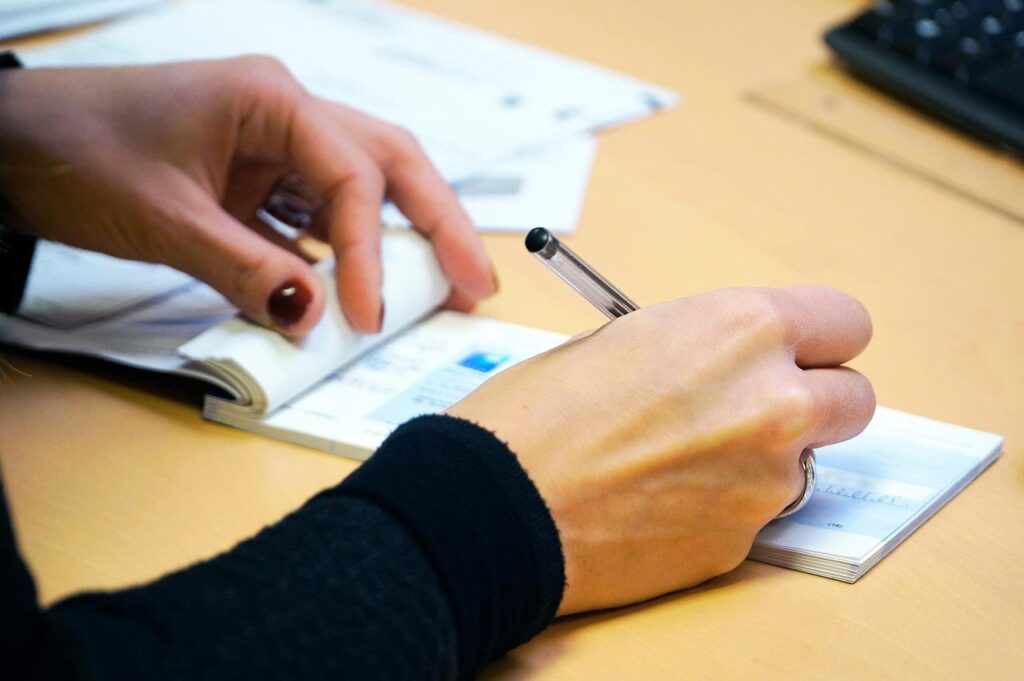 Illustratie: Is een boekhouder verplicht voor ondernemers - administratie en belastingzaken overzicht
